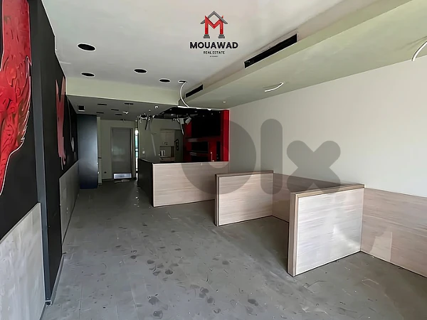 Shop for Rent in Sin el Fil+Warehouse. محل للإيجار في سن الفيل+ مستودع