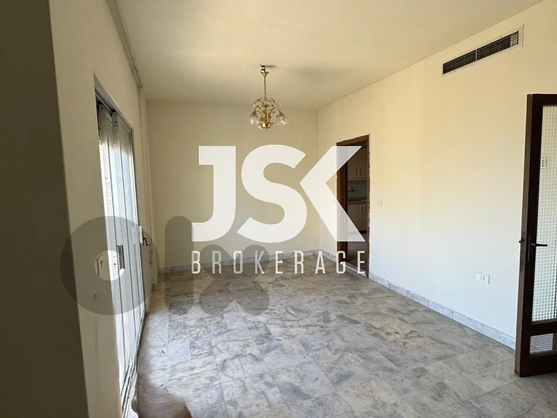 L22535 Spacious Apartment For Sale in Achrafieh, Geitawi