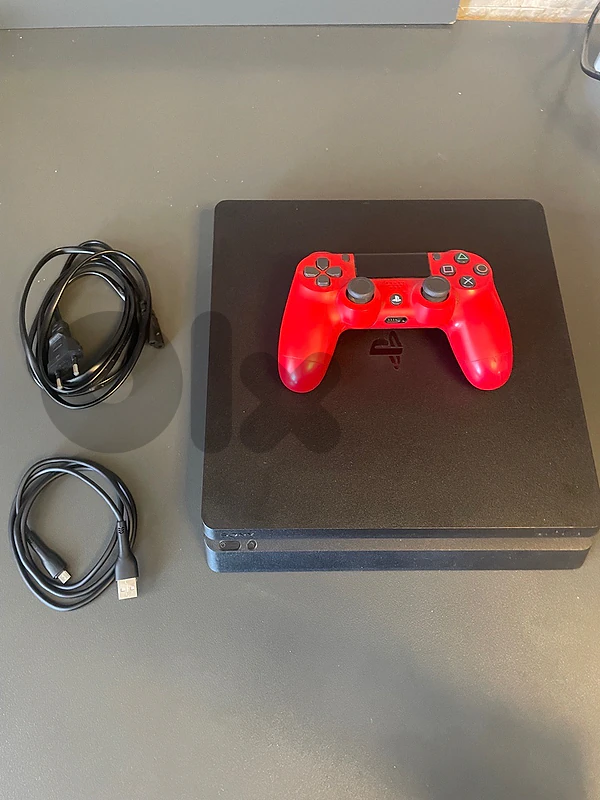PS4 Slim 500GB + Original Sony Controller + 4 Games