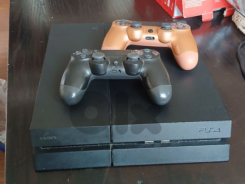 PS4 500GB + CDs + PXN V3PRO