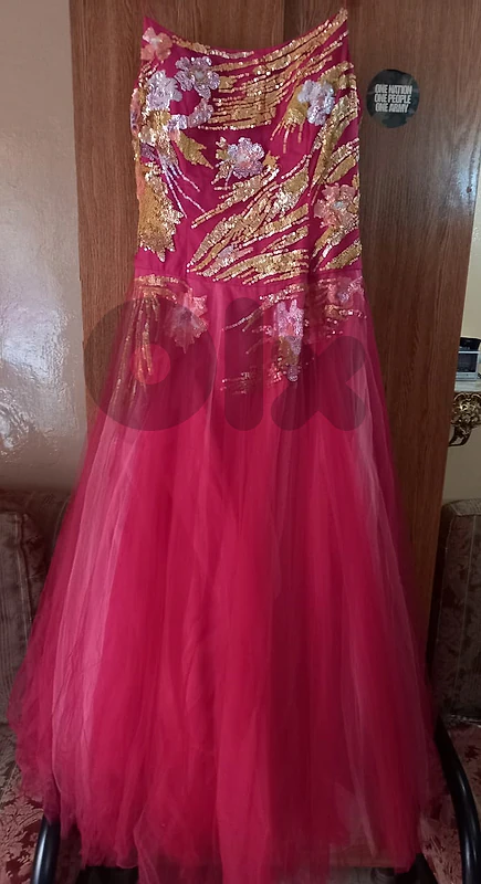 pink dress