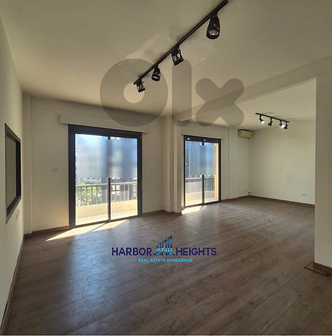 Office for Rent in Gemmayzeh - مكتب للإيجار في الجميزة