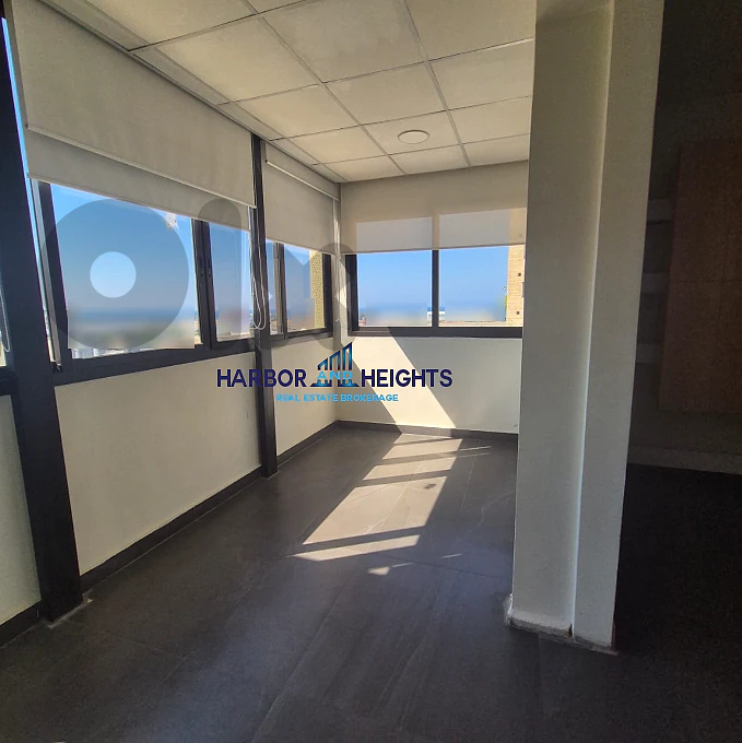 Office for Rent in Gemmayzeh - مكتب للإيجار في الجميزة