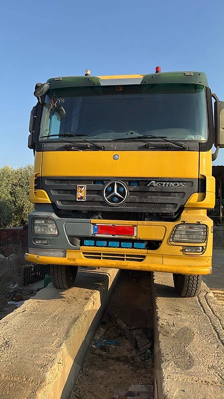 Mercedes Actros 2541