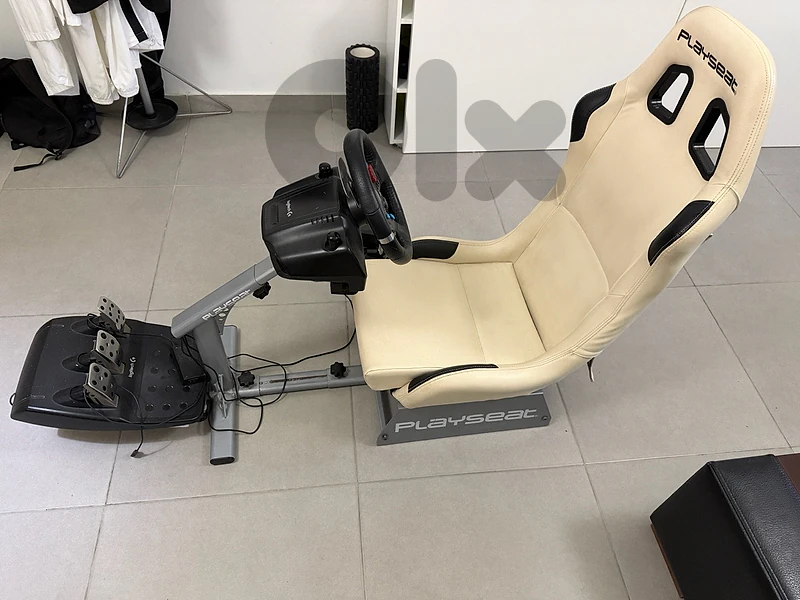 Logitech G29 Racing Simulator Setup with Playseat