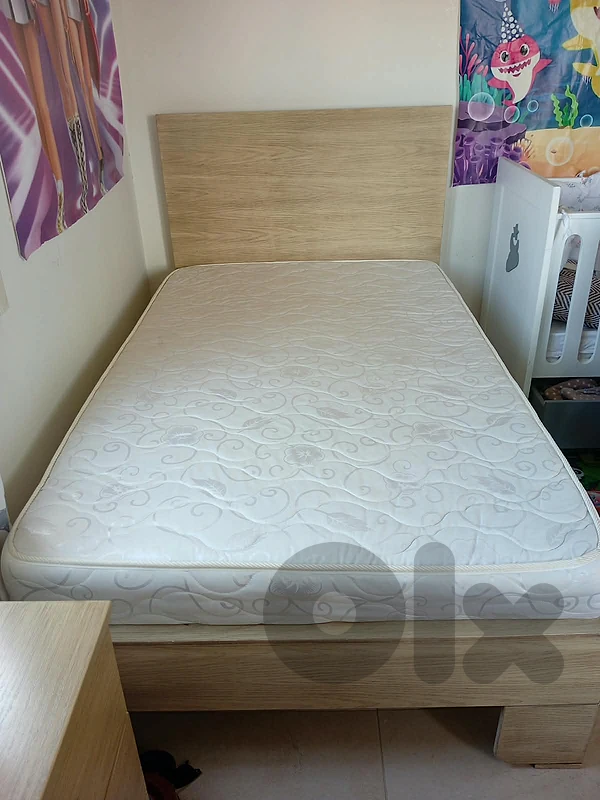 تخت مفرد ونص 120cm