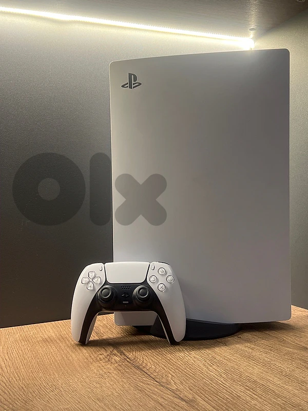 PS5 FAT used like new 825gb with cd gta 5