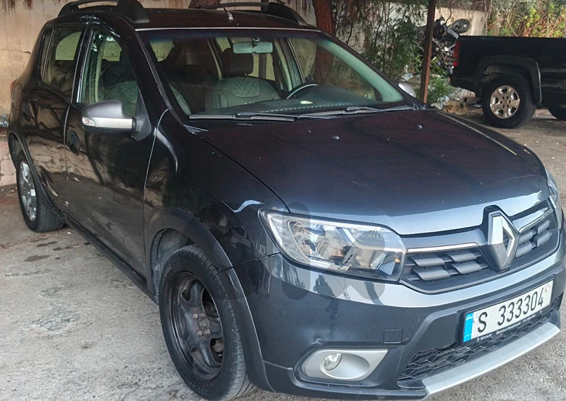 Renault Sandero Stepway والرقم هدية