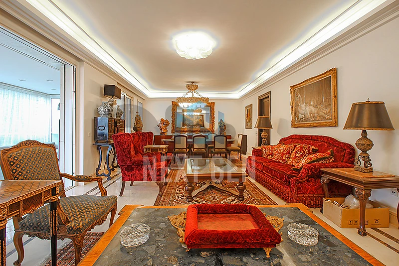 Apartment For Sale In Ras Beirut | شقة للبيع في  رأس بيروت