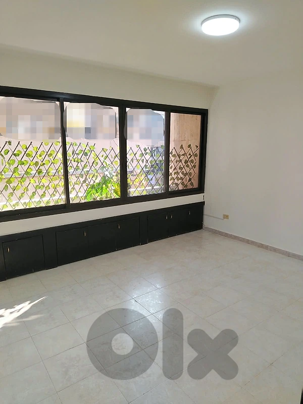 Office for rent in Dekwenehمكتب للايجار في الدكوانة