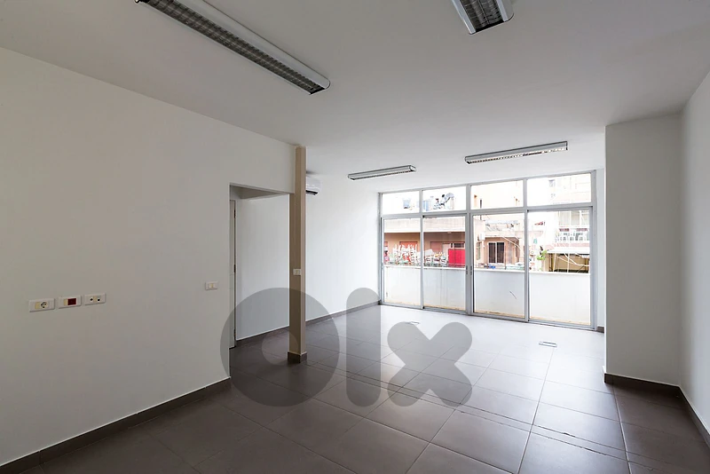 Office for Rent in Hamraمكتب للإيجار في الحمرا