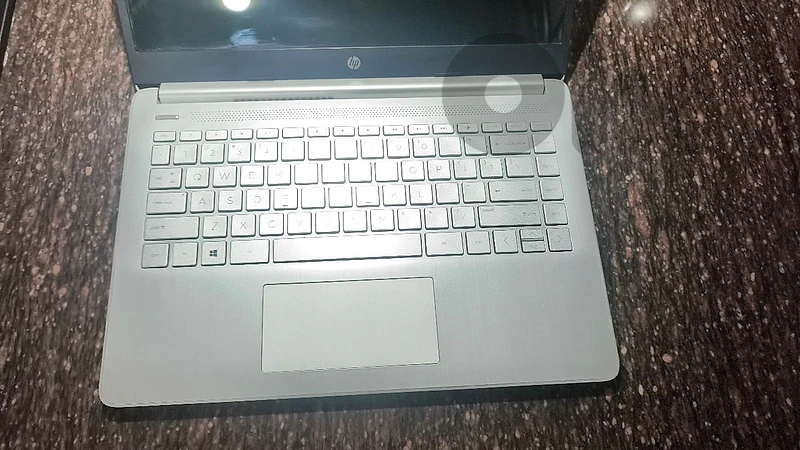 Laptop Hp + Accessories included