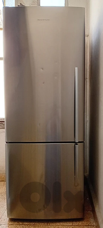 براد Fisher & Paykel ستانلس 12 قدم بحالة ممتازة مع كفالة شهر