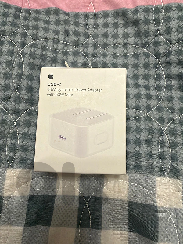 Original apple charger 60w max used like new