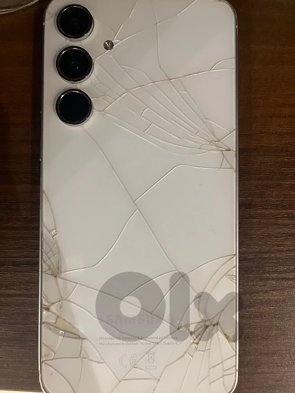 Samsung A55 5g broken back barely used 8Gb ram