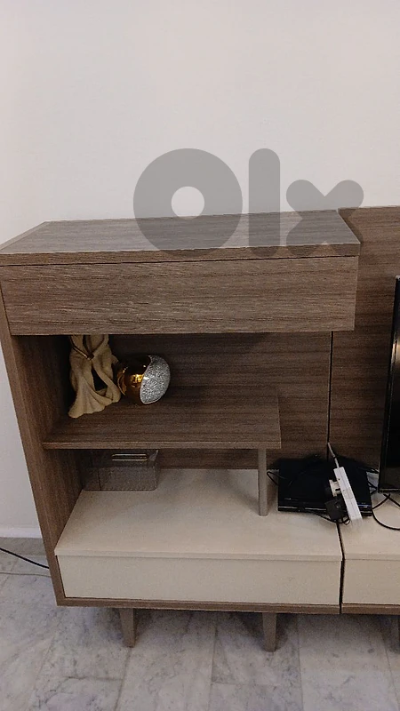 tv unit طاولة تلفزيون