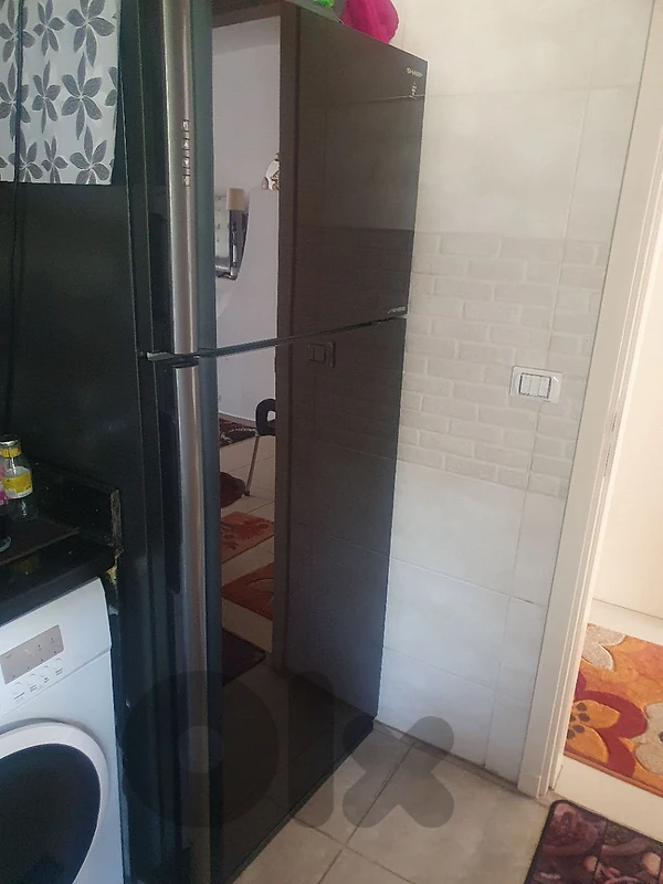 براد شارب شبه جديد للبيع