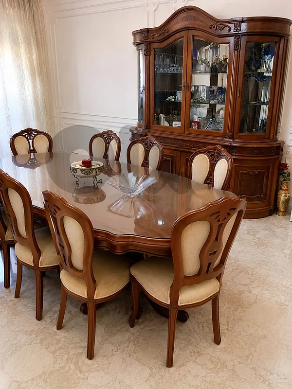 طاولة سفرة مع كراسي