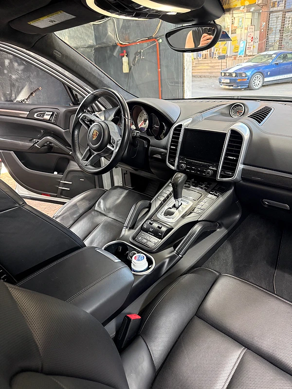 Porsche Cayenne 2017 GTS turbo
