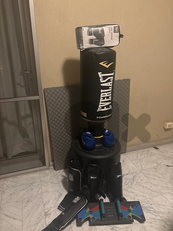 everlast boxing bag+ equipment for sale