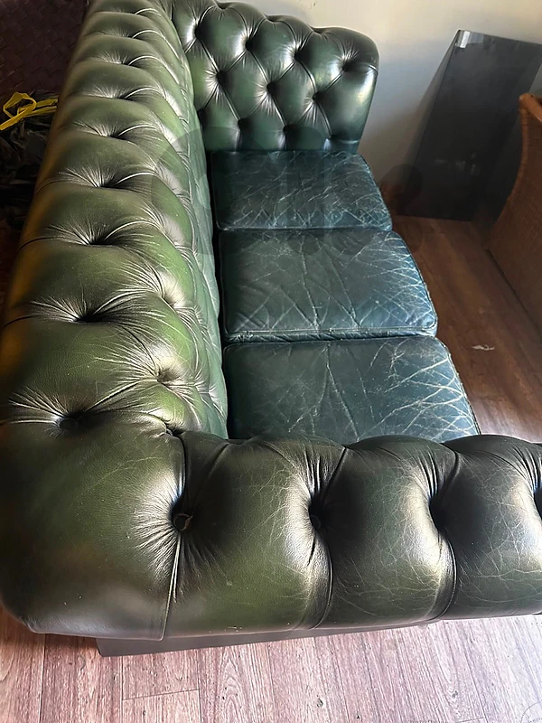 shesterfield sofa 3 seats . real leather 420$ shesterfield sofa 3 seats . real leather 420$