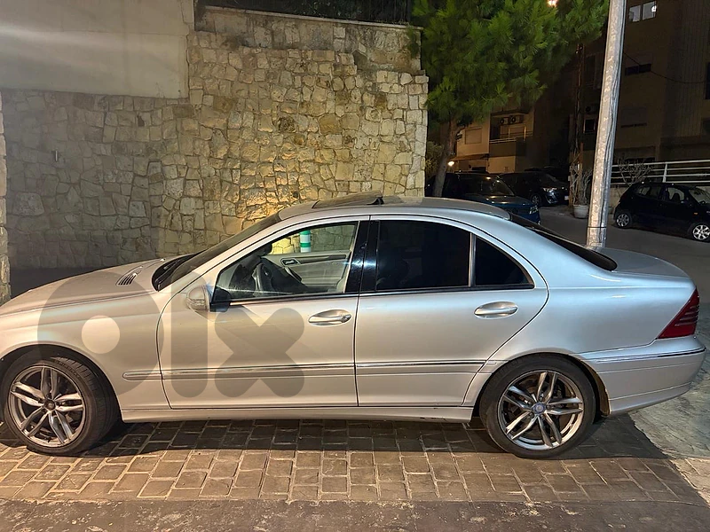 Mercedes-Benz C-Class 2004 c230