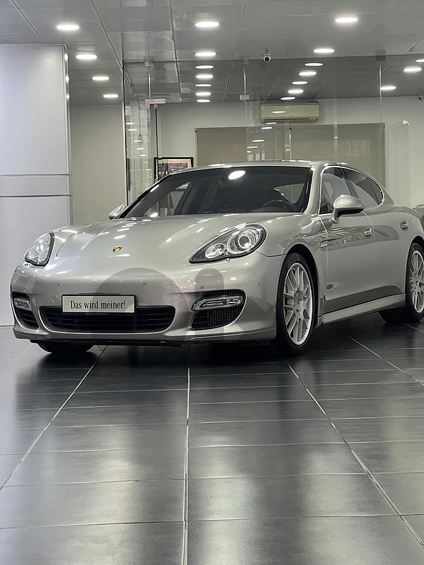 Porsche Panamera 2010 Panamera Turbo 500 hp 52000 klm