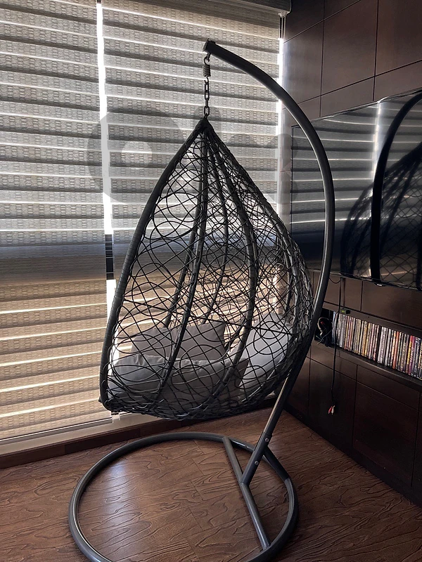 Hanging Egg Chair with Stand & Cushions – Excellent Condition