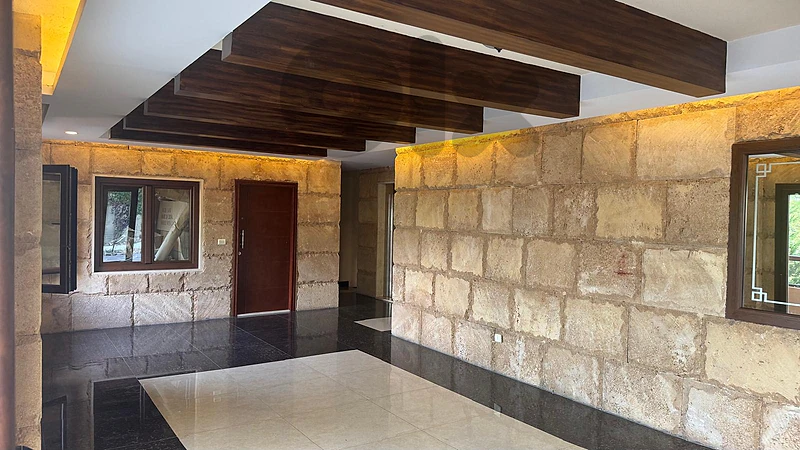 Spacious 3BR Apartment with Large Terraces & Garden – Jbeil |