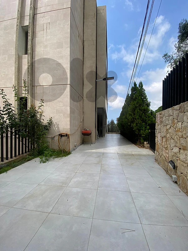 Apartment For Sale In Dik El Mehdi   شقة للبيع في ديك المحدي