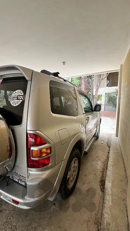 Mitsubishi Pajero 2001