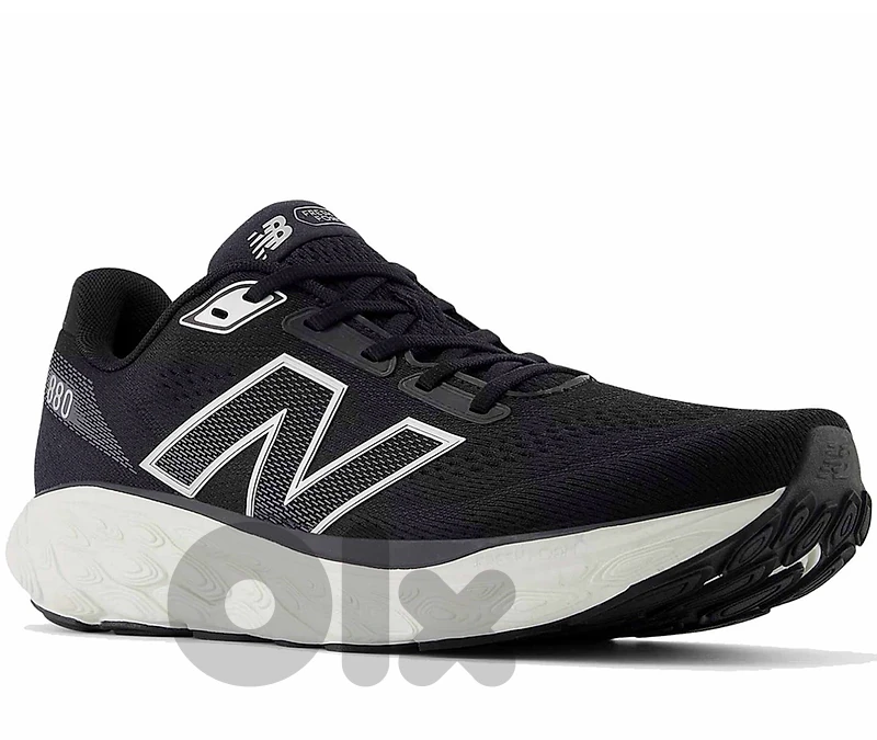NB fresh foam 880 black  size 46