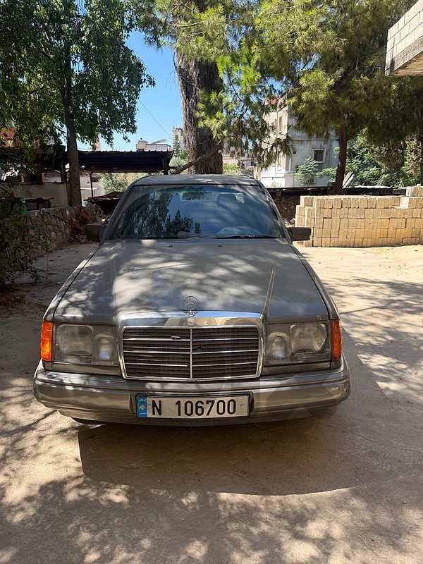 Mercedes-Benz 240/260/280 1988 e260