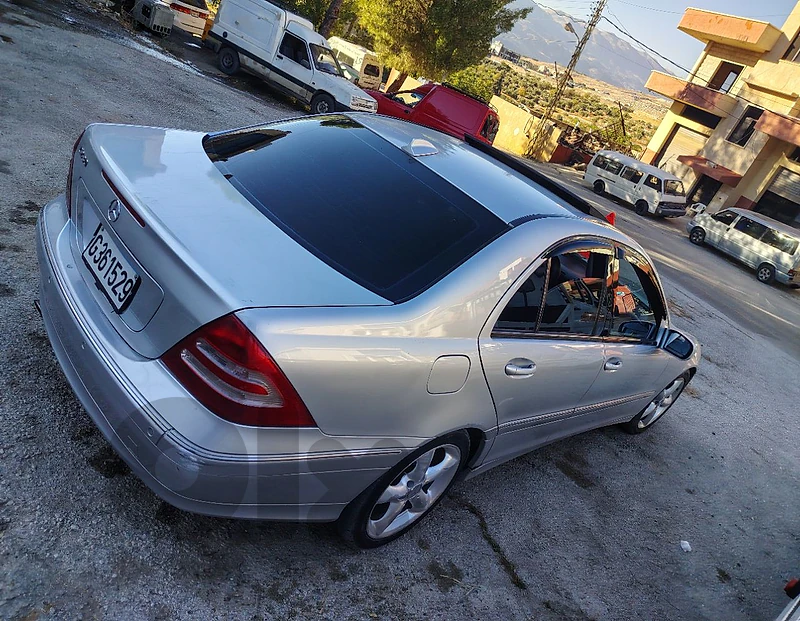 Mercedes-Benz C-Class 2004 230