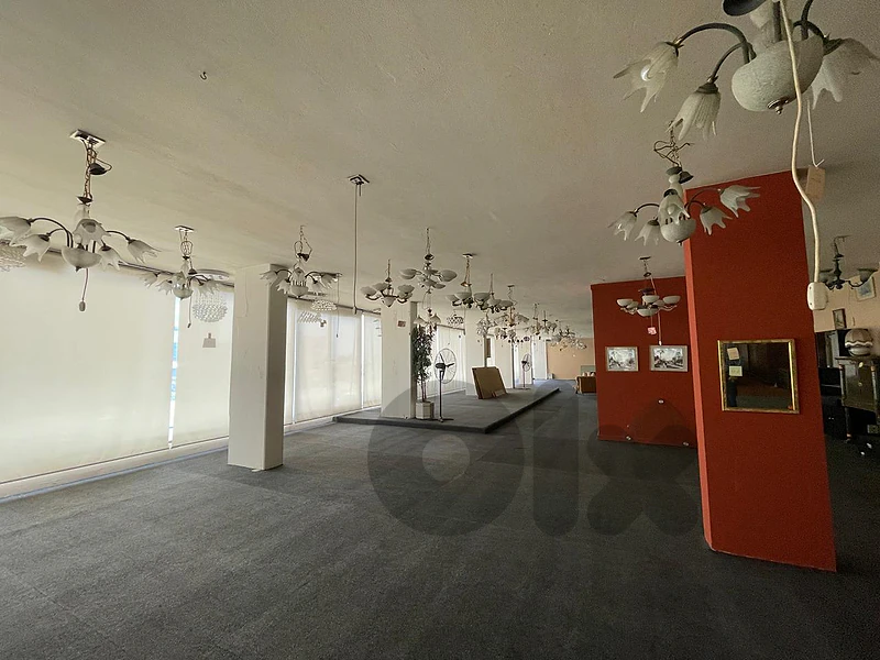 showroom for sale in antelias