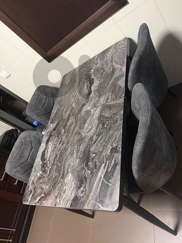 dining room with 4 chairs