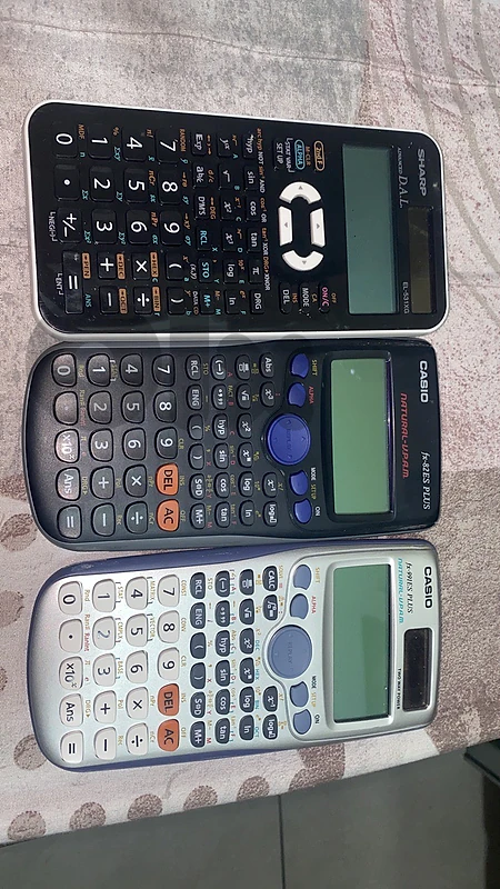 3 حاسبات علمية للبيع