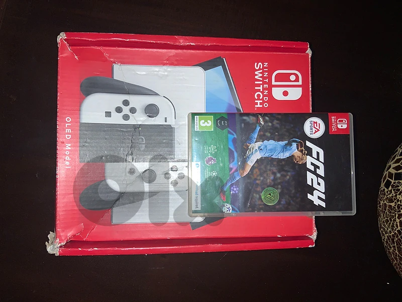 Nintendo Switch Oled Model (Used) With FC24 (New) 275$ 🔥🇱🇧