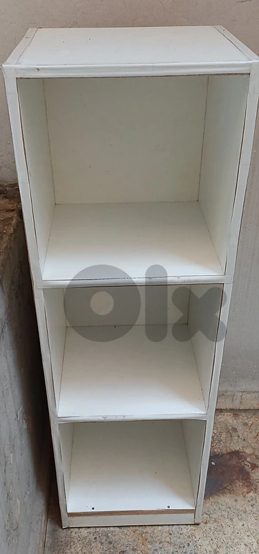 خزانة مستعملة حالة جيدة (10$) خزانة مستعملة حالة جيدة (10$)
