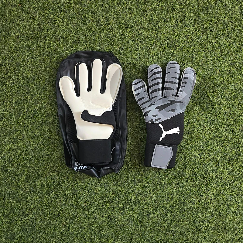 goalkeeper gloves
