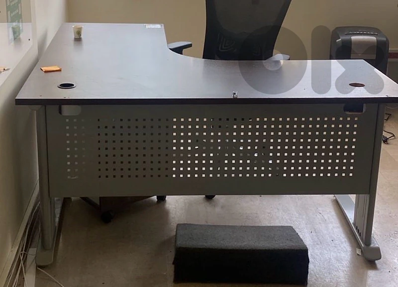 L shape desk