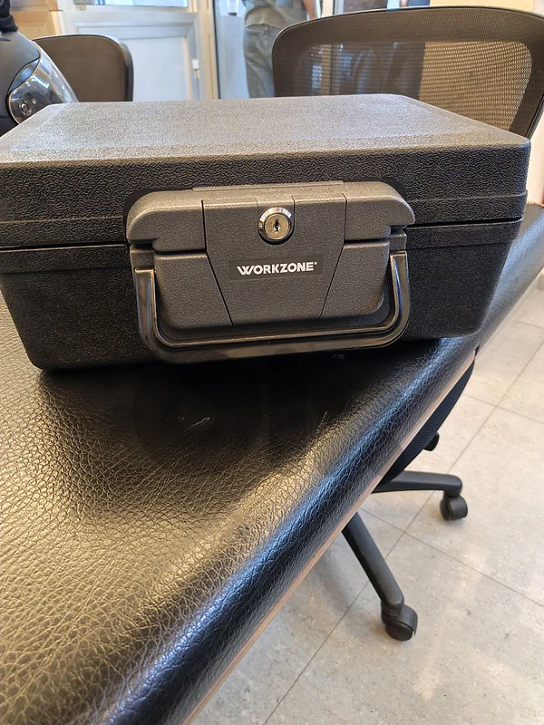 portable money safe