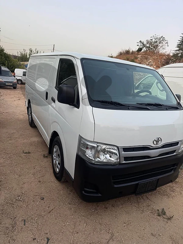 Toyota hiace	2013