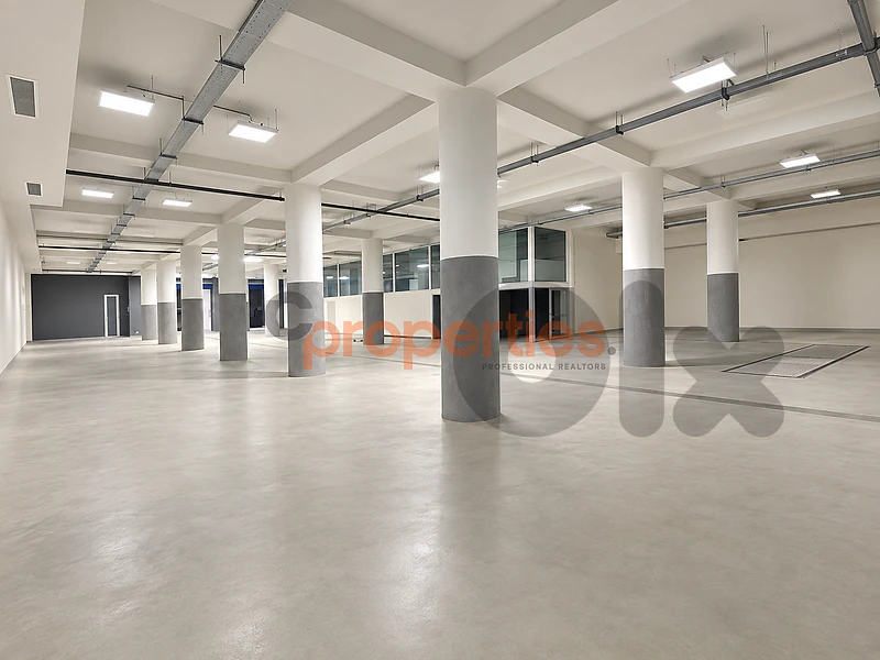Showroom / Space For Rent In Mansourieh-CPHJ66- صالة عرض للإيجار