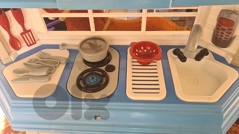 Toy kitchen