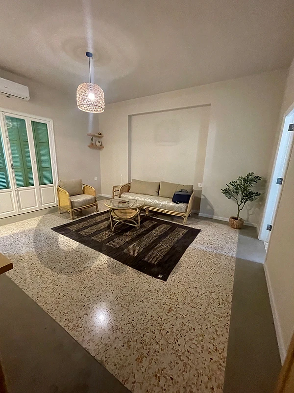 Apartment for Rent in Gemmayzeh شقة للإيجار في  الجميزة