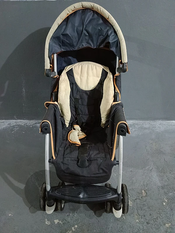 Chicco stoller+ chicco carseat +pooper for baby