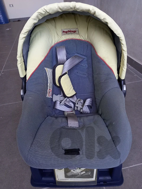 Pegperego car seat