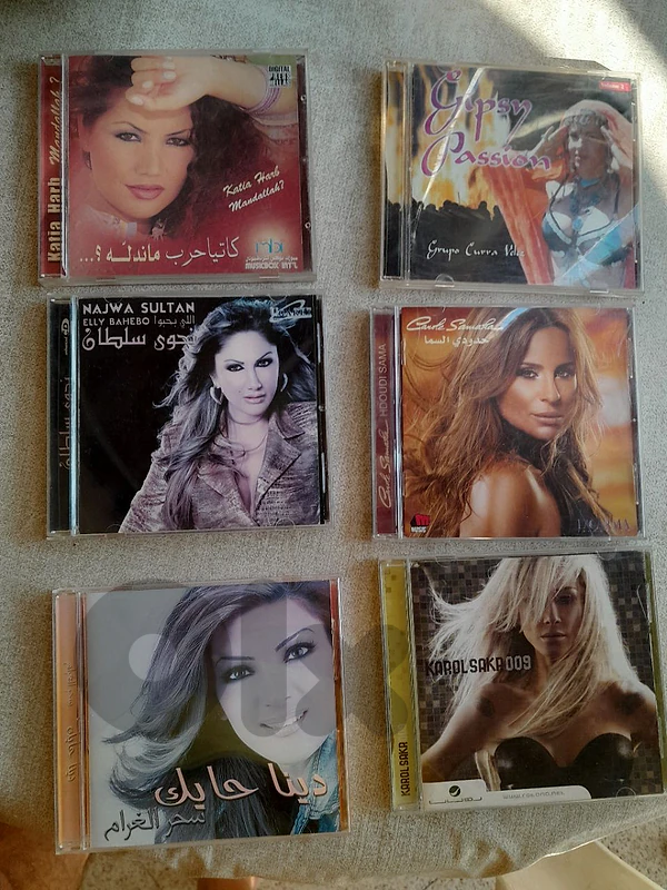 6 original cds b 22$ .