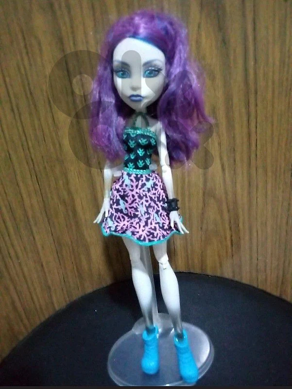 SPECTRA VONDERGEIST -MONSTER HIGH Mattel 2013 As new doll=40$.